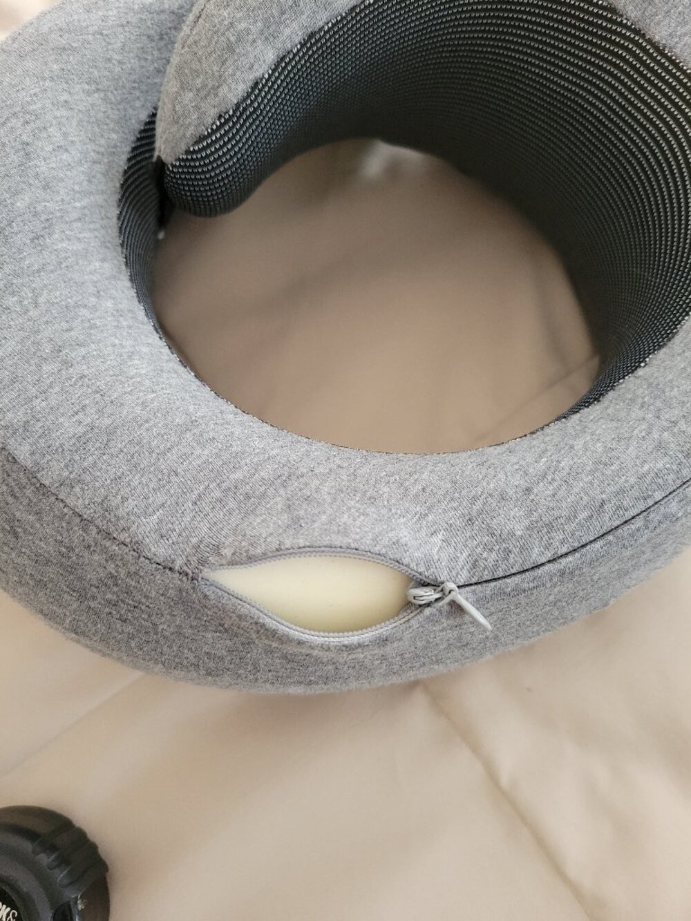 Wander  travel pillow. GREAT USED CONDITION. FIRM PRICE - Picture 6 of 7